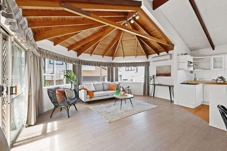 10 Borrowdace Avenue Botany Downs_11