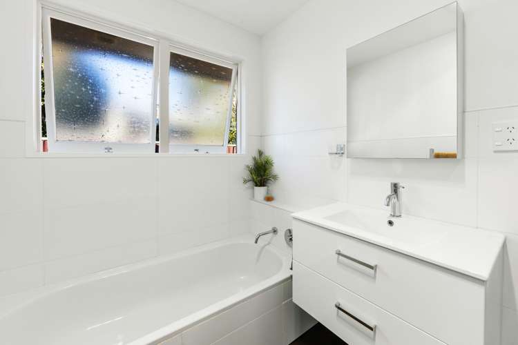 1/4 Gothic Place Ilam_11