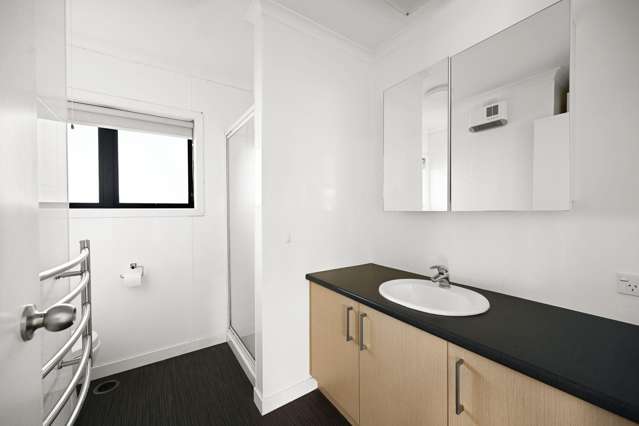 5 Chevalier Court 809 Heaphy Tce 1055_4