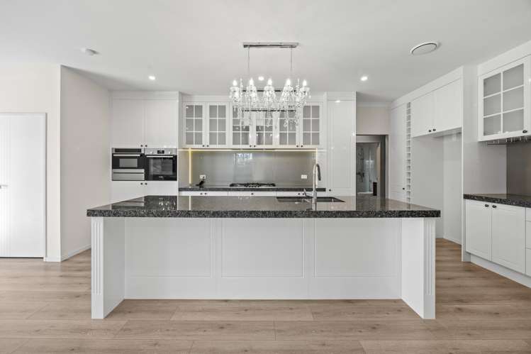16 Lime Hill Rise Flat Bush_13