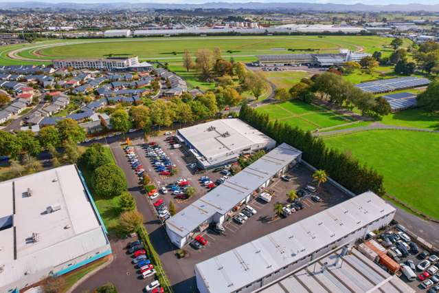 8 & 18 6 Ken Browne Drive Te Rapa_4