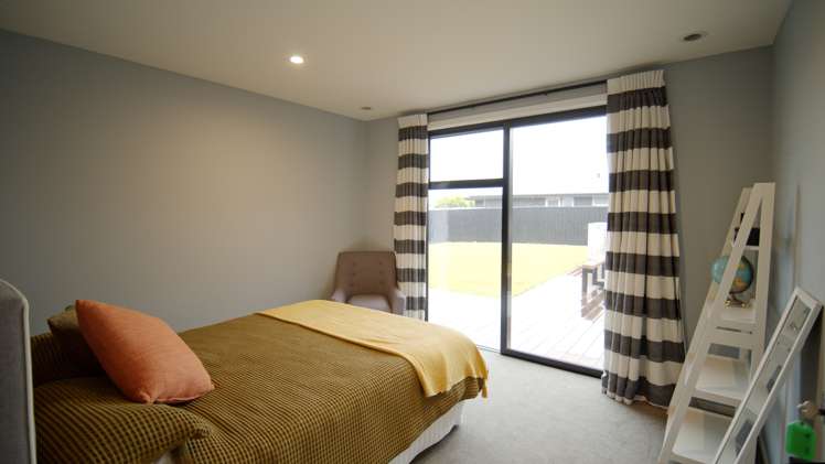 29 Kingfisher Crescent Albert Town_6