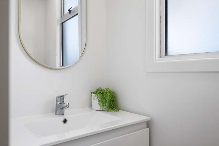 31 & 31A Kawaha Point Road Fairy Springs_12