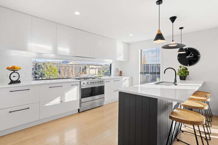 12 Spitfire Drive Burleigh_12