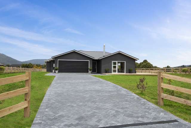 13 Kahikatea Drive Kinloch_1