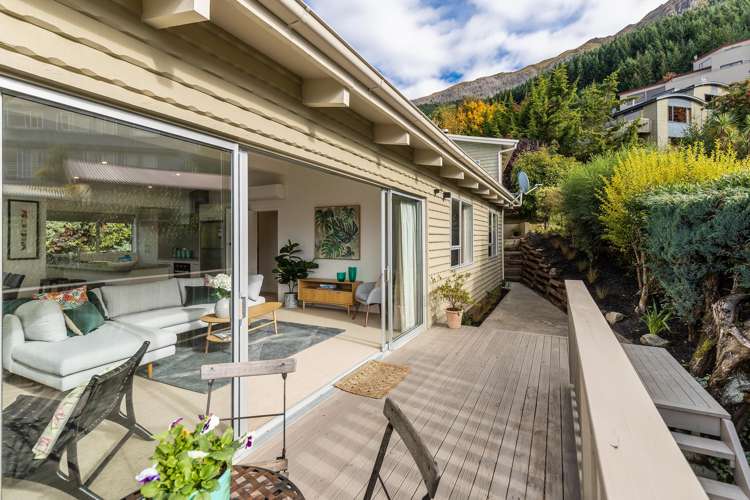 28 Avalon Crescent Fernhill/Sunshine Bay_10