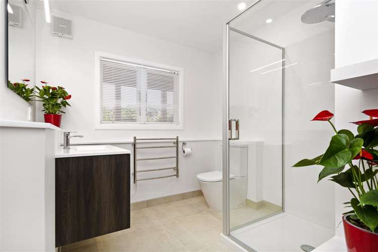 32 Cavendish Square Strathmore Park_13