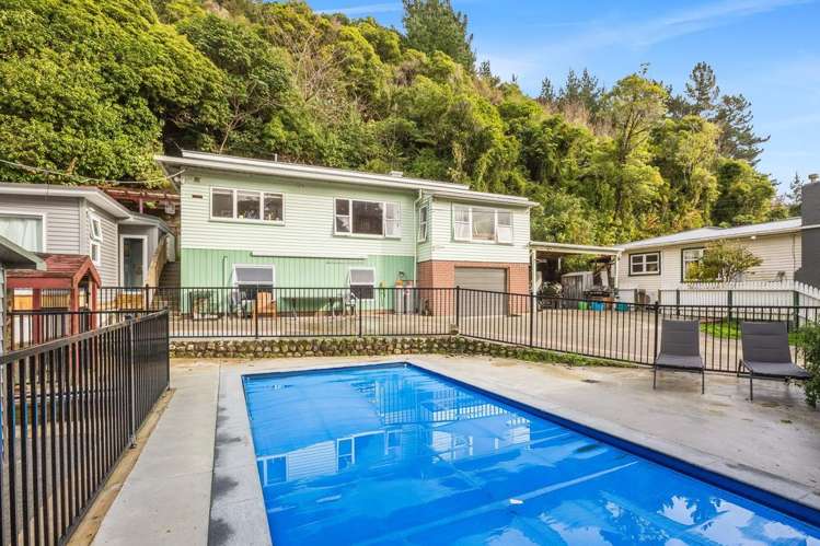 112 Hine Road Wainuiomata_0