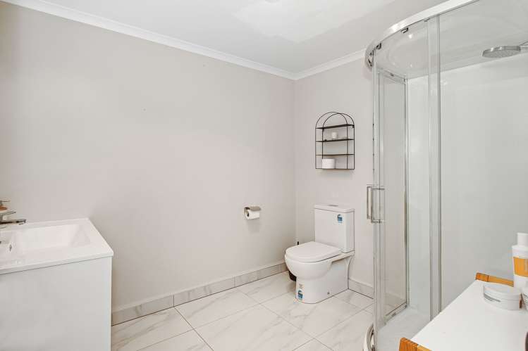 8b Lumbarda Drive Kumeu_6