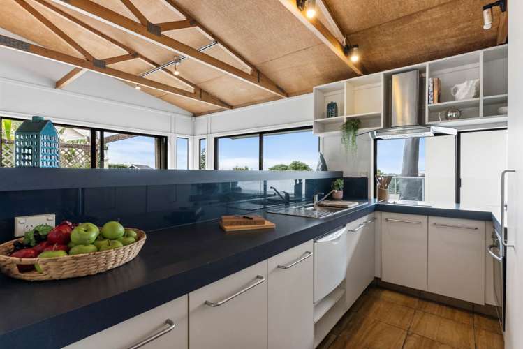 170 Vipond Road Stanmore Bay_11