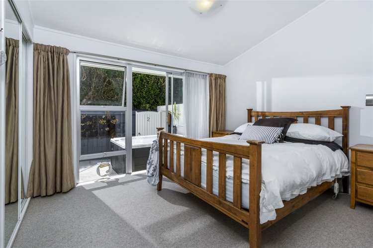 2/64 Seaview Road Castor Bay_11