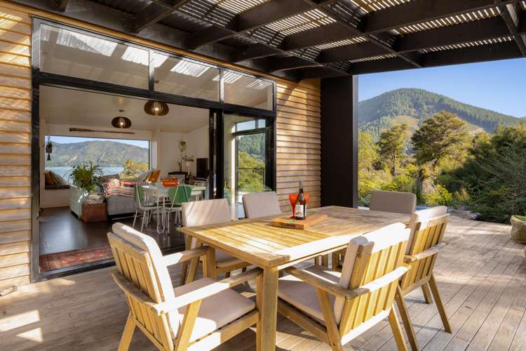 5 Toki Place Kaiuma Bay_12