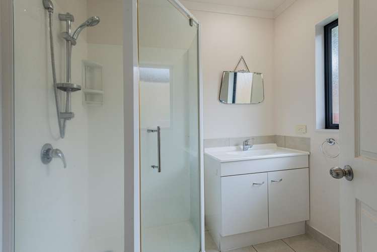 15 Balmacewan Drive Te Kamo_9