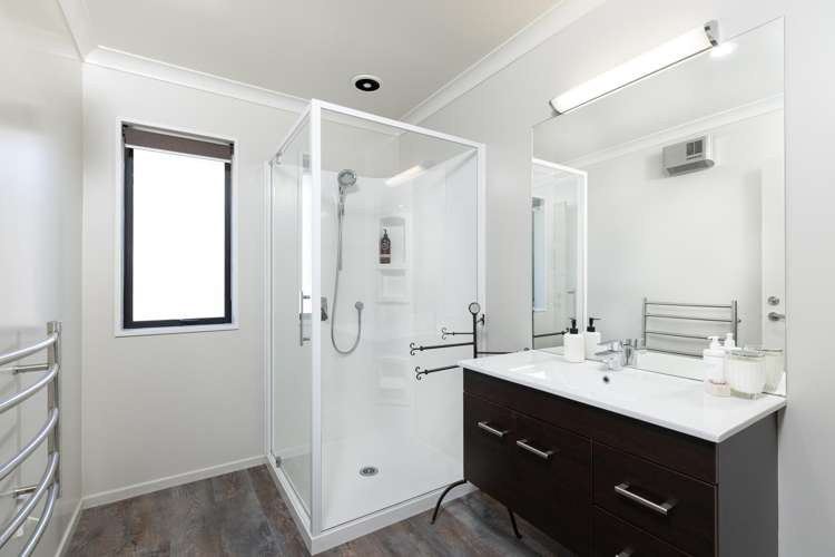 56 Fairbourne Drive Fairhall_17