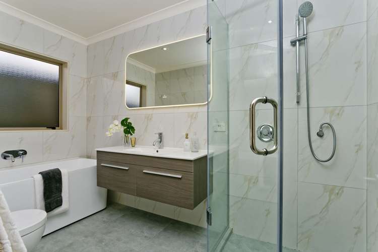 2/11 Camelot Place Glenfield_7