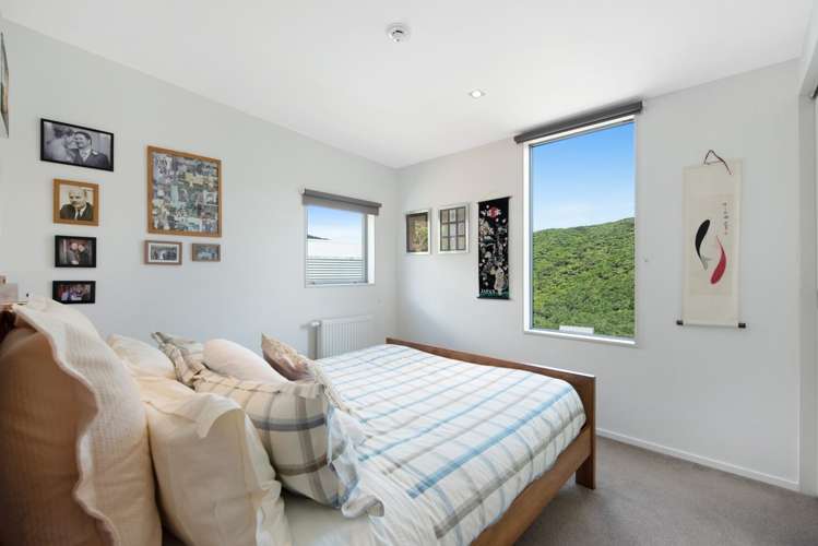 35 Saddleback Grove Karori_19