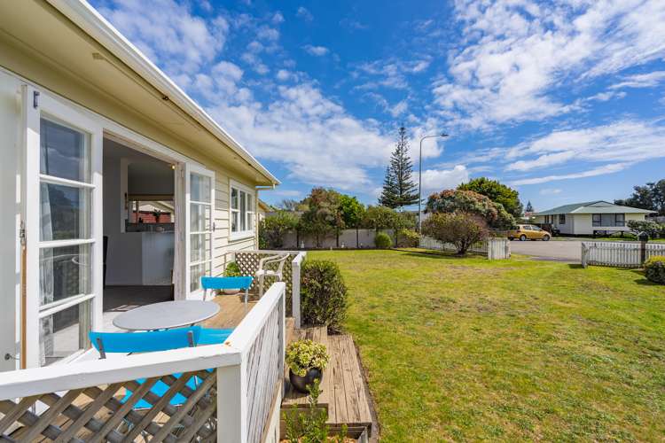 11 Adrian Grove Waikanae Beach_5
