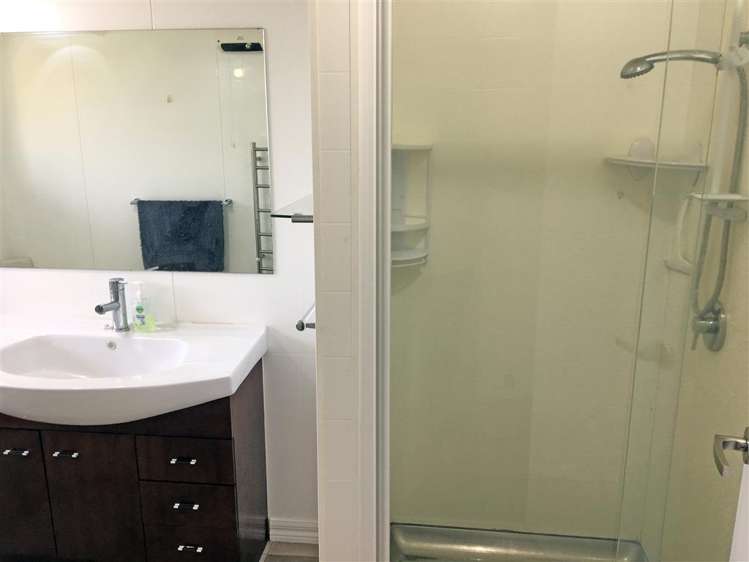 2/84 Memorial Avenue Ilam_13