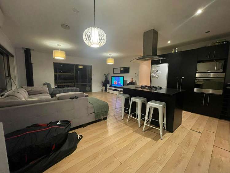 2/6 Sonnenberg Way Titirangi_10