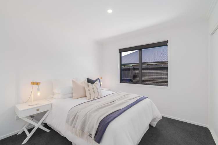 20 Selfe Crescent Burwood_13