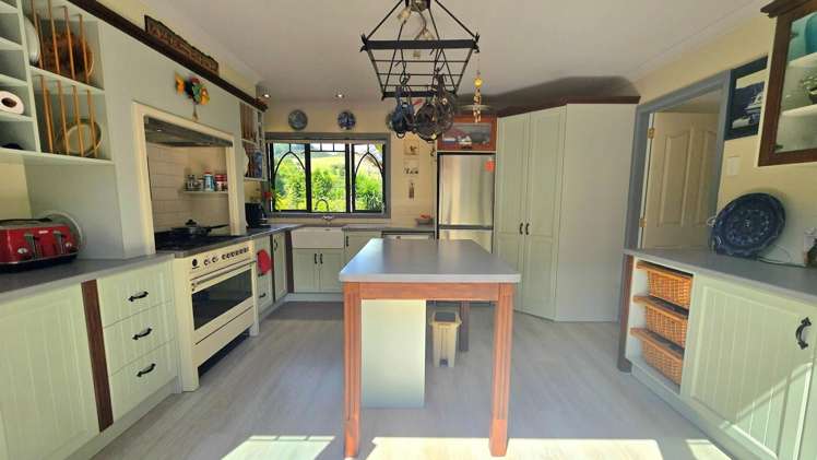 9 Water Race Lane Thames_10