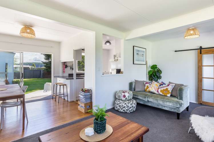 13 Lake Road Mangakino_15