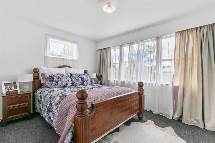 15 Totaravale Drive Totara Vale_6