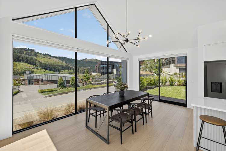 6 Round Hill Rise Cracroft_6