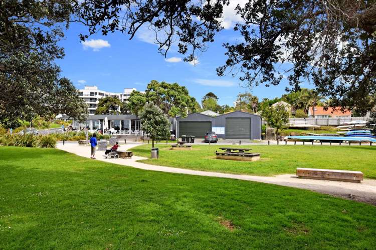 3/240 Hurstmere Road Takapuna_13