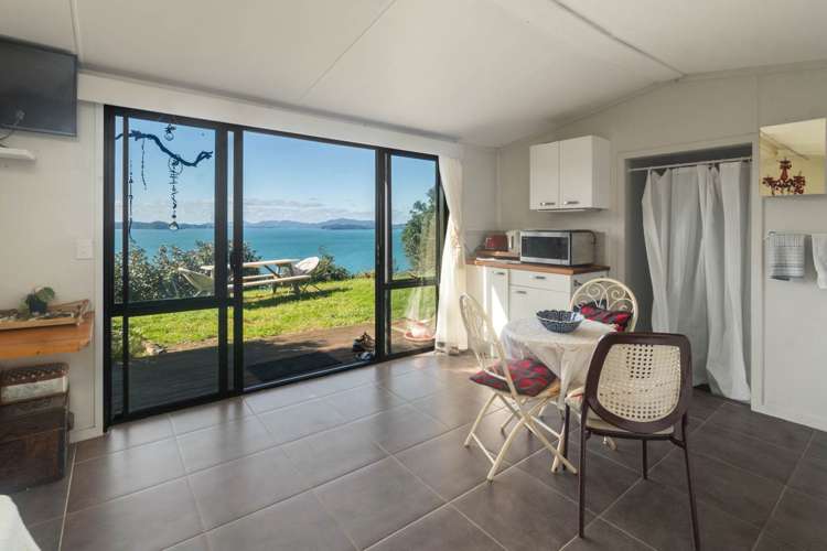 4 Queens View Road Russell_11