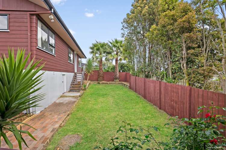2/4 Halleys Place Mount Roskill_13