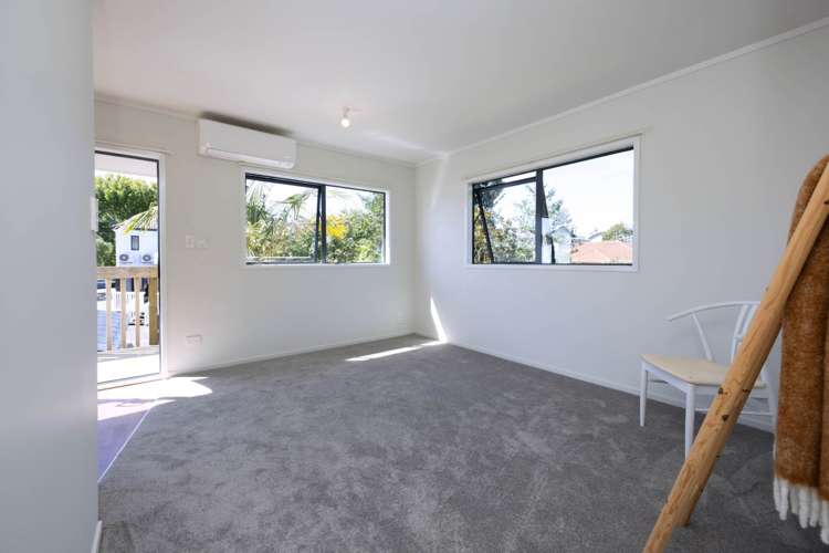 35 & 35A Fruitvale Road New Lynn_18