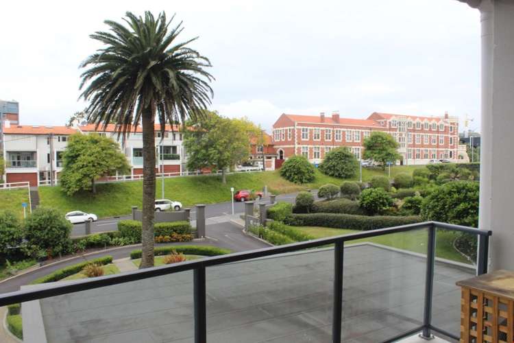 207/135 Grafton Road Grafton_13