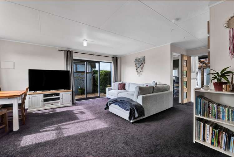 16 Ponderosa Place Opunake_9