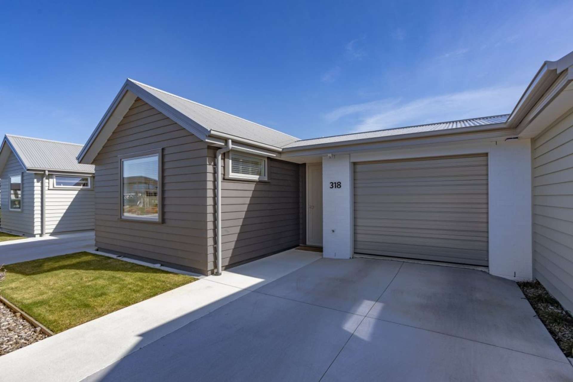 318/30 Bob Robertson Drive Woodend_0