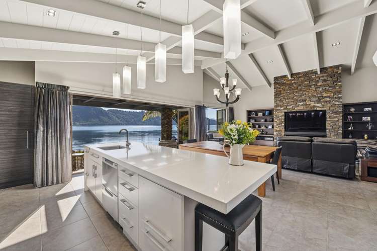 17 Steep Street Lake Okareka_8