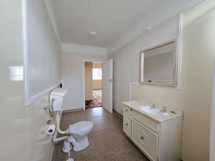 249 Sewell Street Hokitika_10