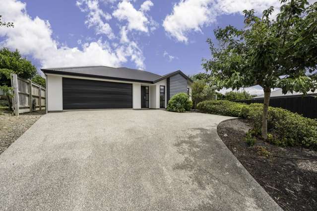 Easy-Care Living in a Prime Hart Rise Location