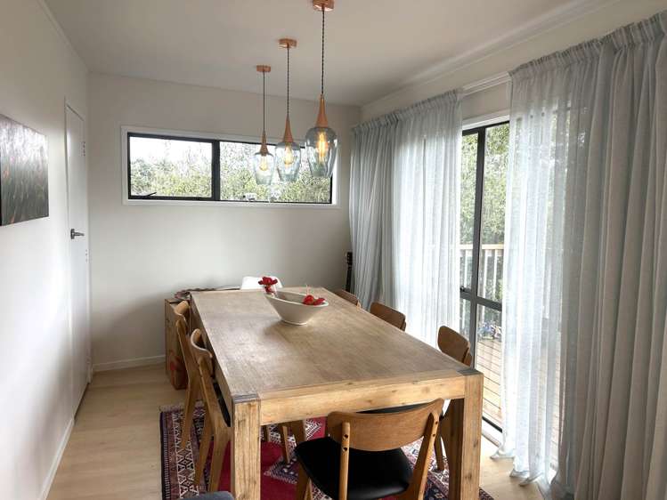 19 Holt Avenue Torbay_10