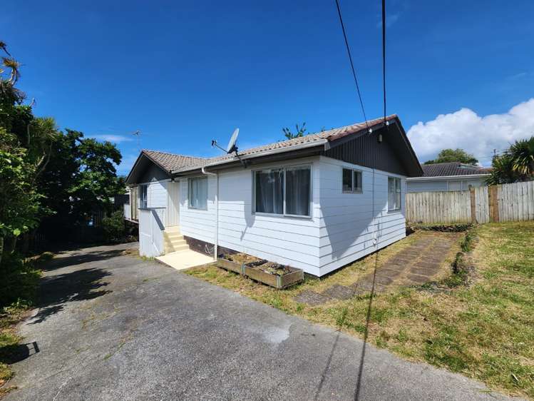22 Parrs Cross Road 11401_1