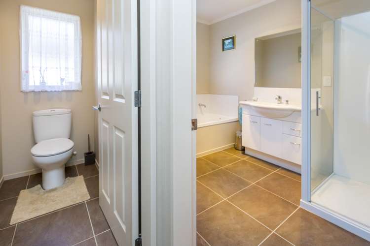 48 King Charles Drive Kingsley Heights_13