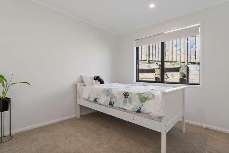 83 Whakaturou Crescent Pyes Pa_14