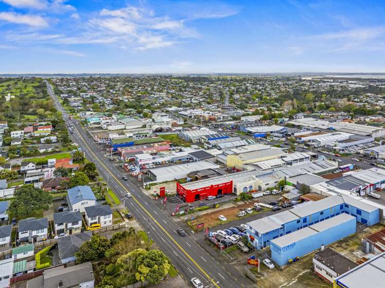 4099A Great North Road Kelston_1