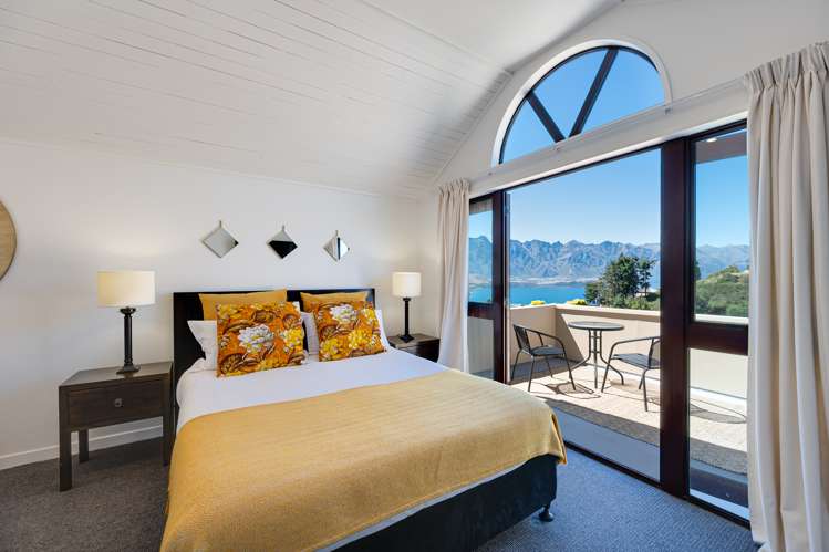 12 Greenstone Place Fernhill/Sunshine Bay_11