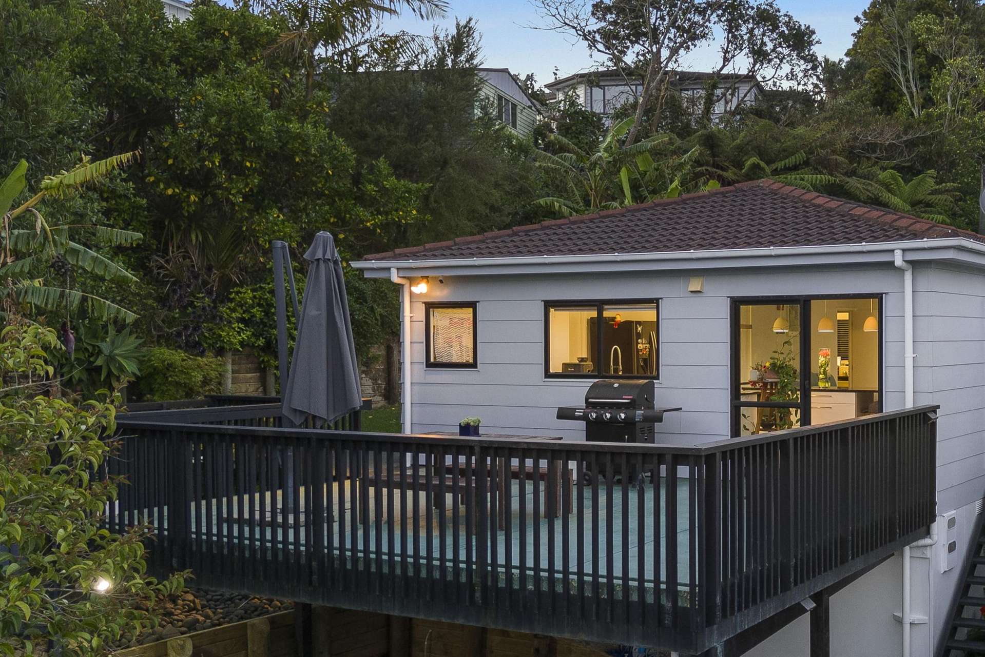 2/4 Kupari Place Totara Vale_0