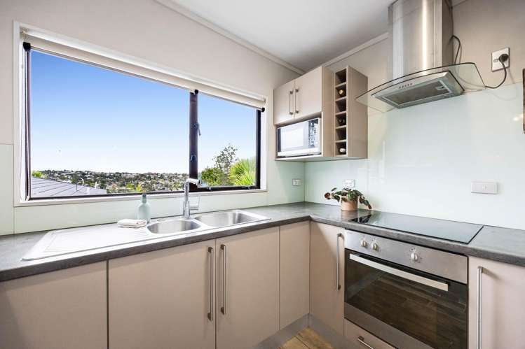 2/5 Witheford Drive_5