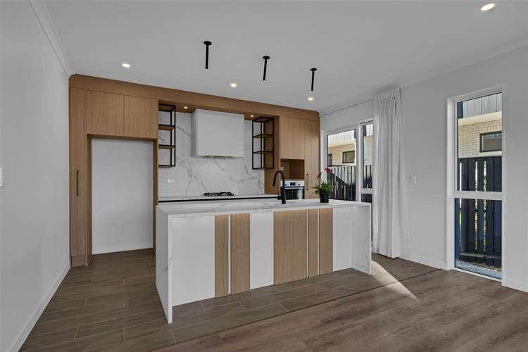 2 Longview Oak Lane Papakura_10