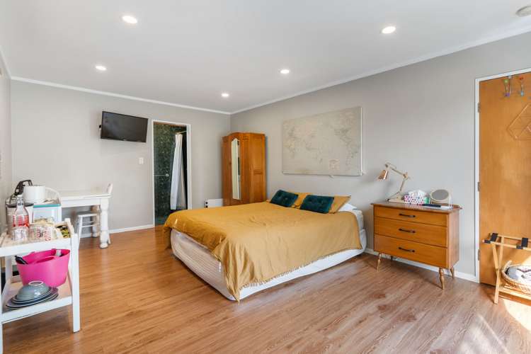 36 Young Crescent Drury_11