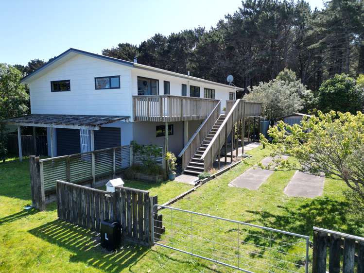 27 and 29 Cousins Avenue Foxton Beach_0