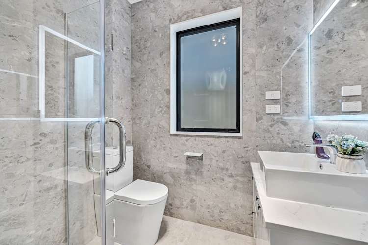 22 Tannaghmore Drive Flat Bush_28